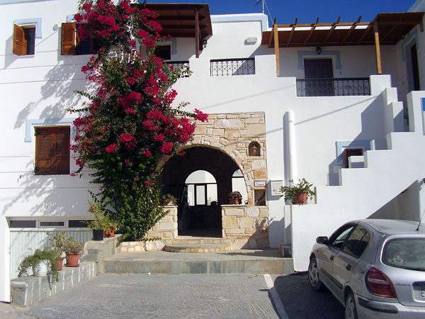 LA CELESTINA APARTMENTS IN  Naoussa  (Agios Georgios)