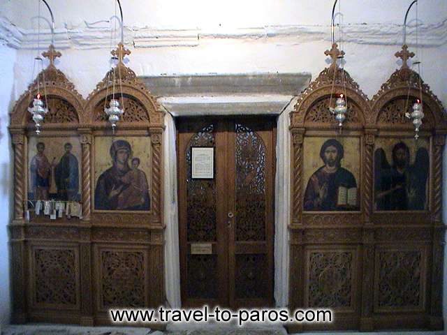 EKATONTAPYLIANI CHURCH - The temple of a chapel of Ekatontapyliani.