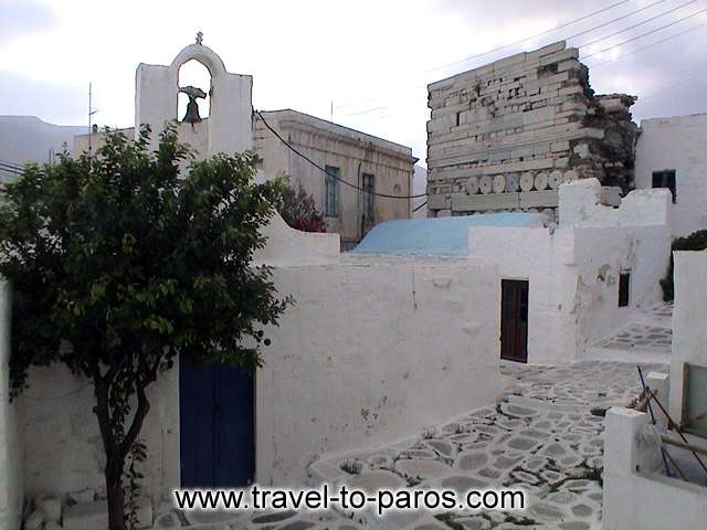 PARIKIA KASTRO - A walk around to the settlement of Venetian Castle gives to the visitors the opportunity to admire all the beauty of the traditional architecture.