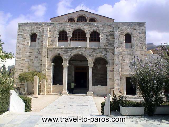 EKATONTAPYLIANI CHURCH - The impressive building of Ekatontapyliani is made up of the temple of Holy Maria, the basilica of St. Nicolaos, the church of St. Theodosia, the chapel of St. Dimitrios, the cells that protected it and the Vaptistirion.